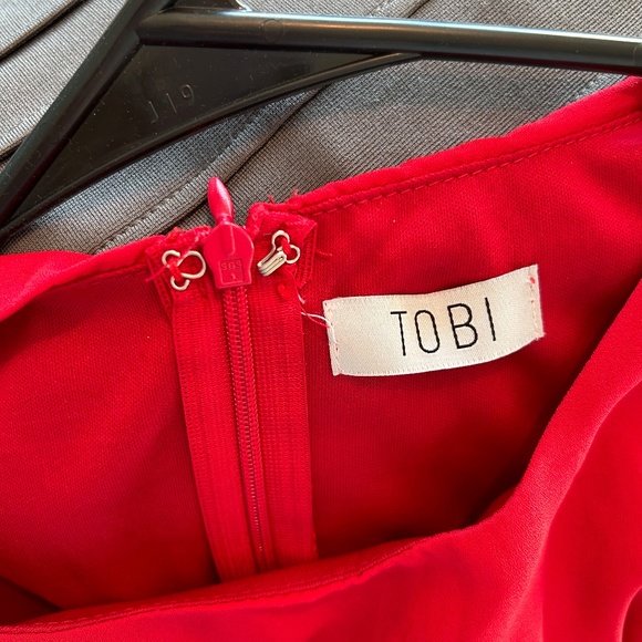 TOBI SLEEVELESS RED DRESS - Picture 8 of 8
